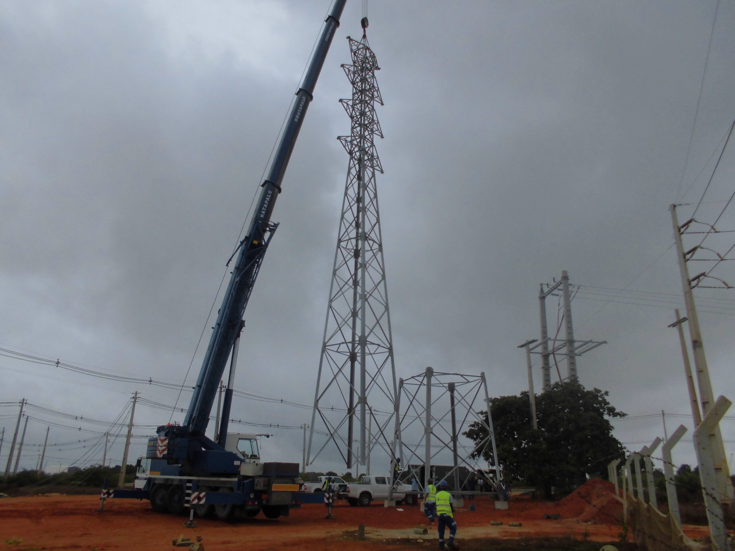 Construção da linha aérea Bita-Zango 220kV