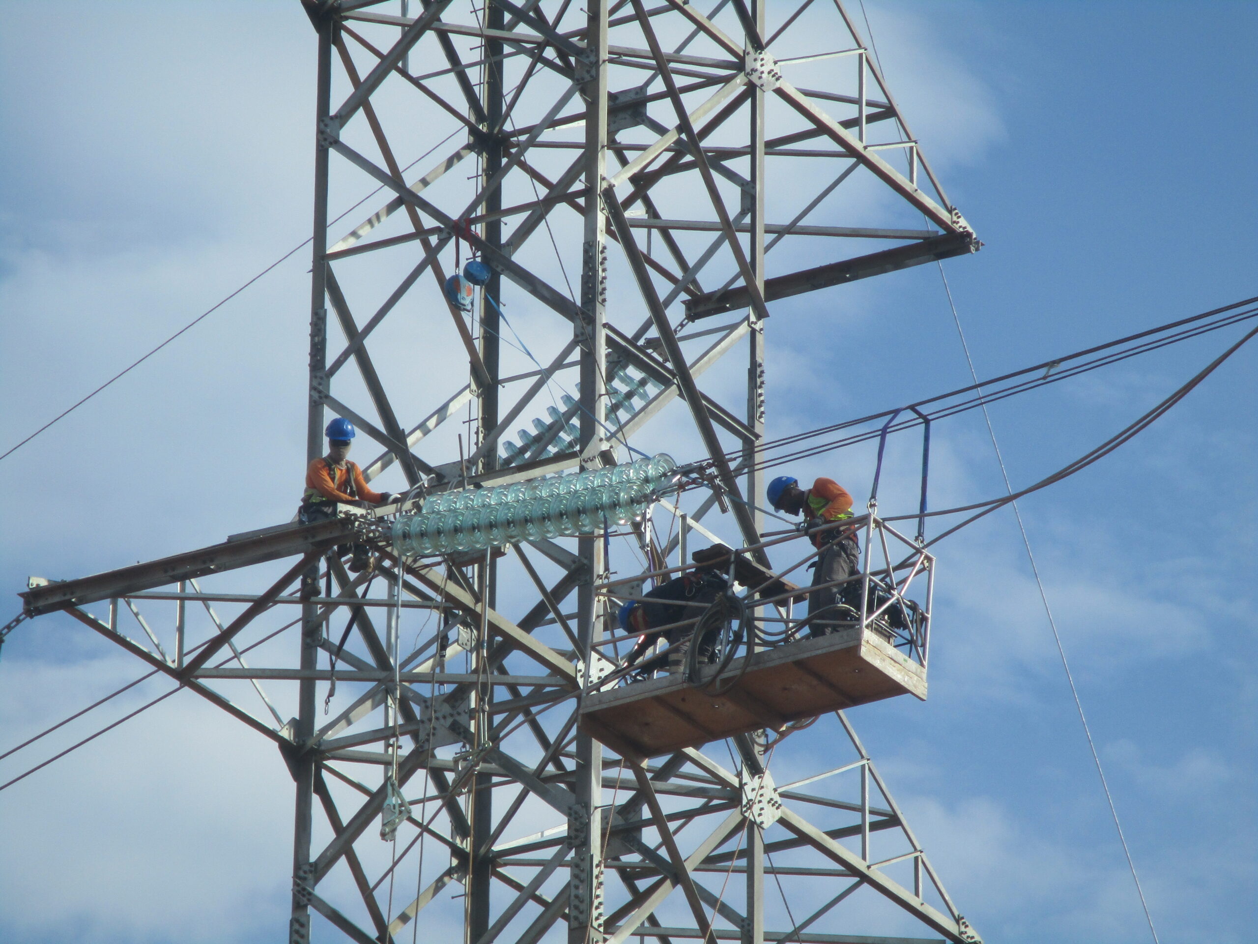 Construção da linha aérea Bita-Camama 400kV