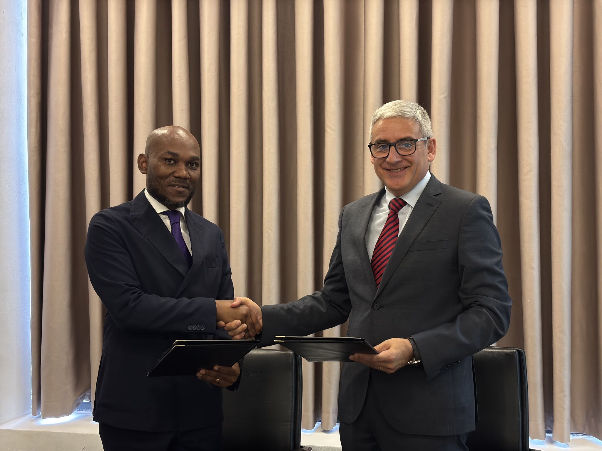 Enerline assina memorando para desenvolvimento de projecto fotovoltaico em parceria com a SDBD